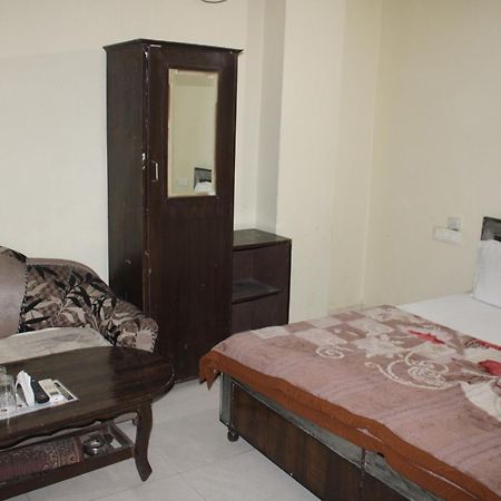 Hotel Diamond Leaf Chandigarh Ngoại thất bức ảnh