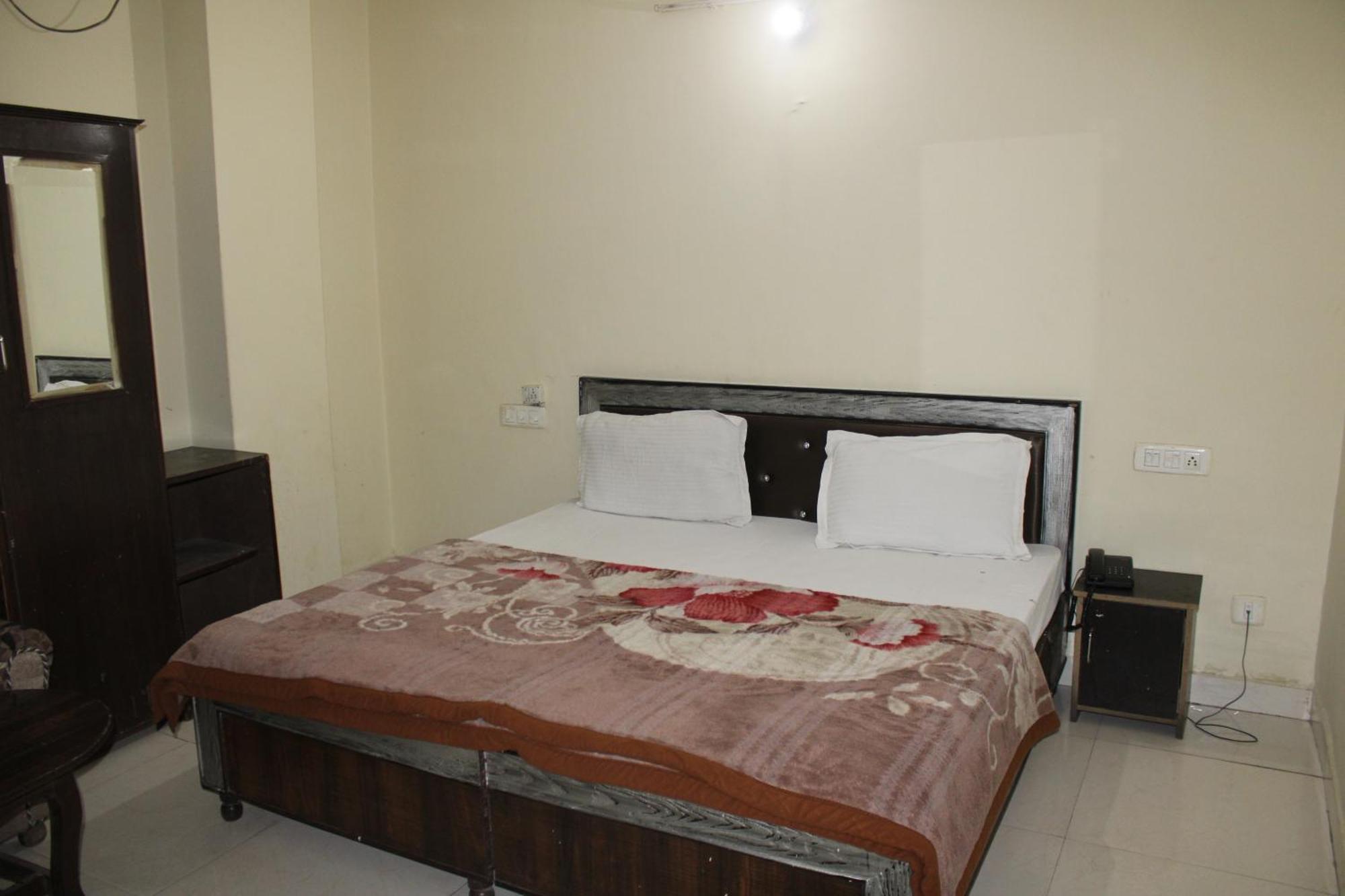 Hotel Diamond Leaf Chandigarh Ngoại thất bức ảnh