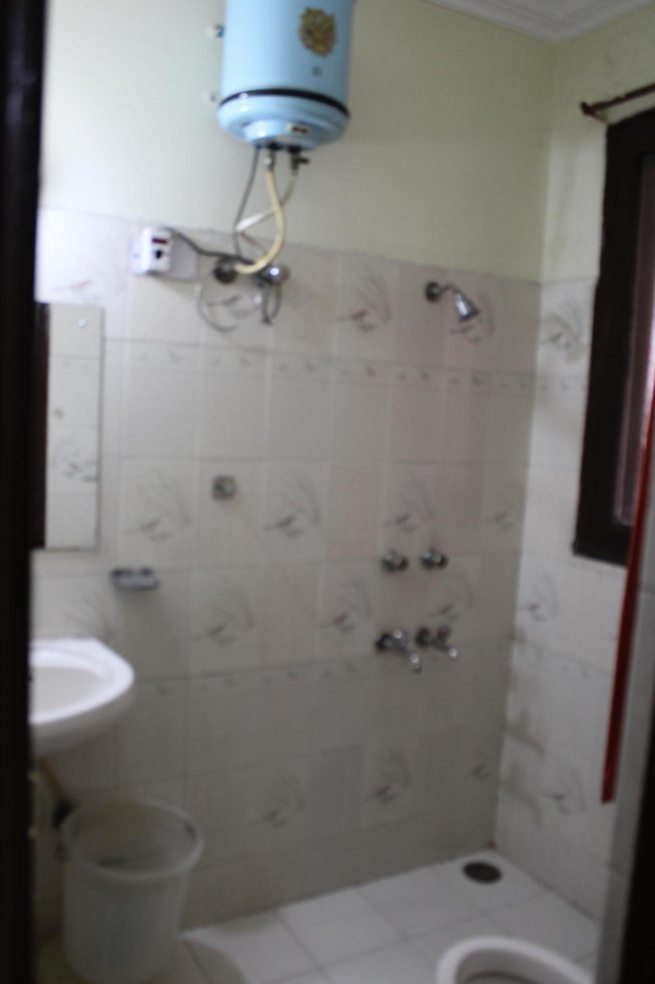 Hotel Diamond Leaf Chandigarh Ngoại thất bức ảnh
